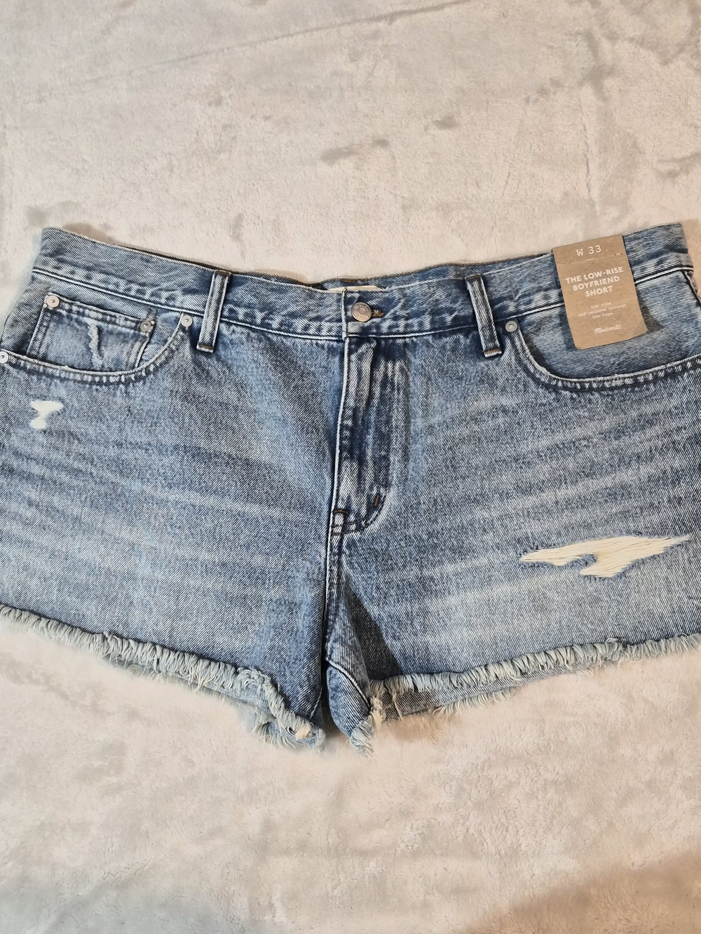 Madewell Women’s Low-Rise Boyfriend Denim Shorts Distressed Hem Size 33 NWT